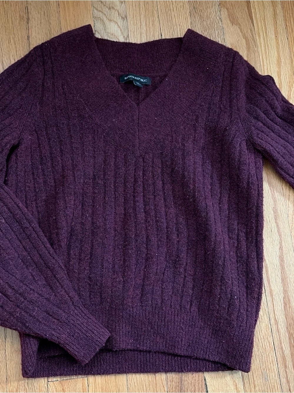 Banana Republic Women's V-Neck Cable Knit Sweater - maroon